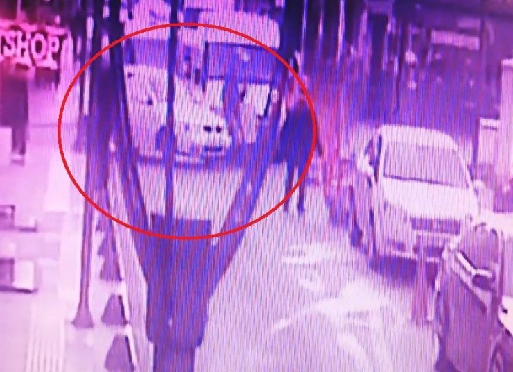 Kaldırımda beklerken ölümden döndü