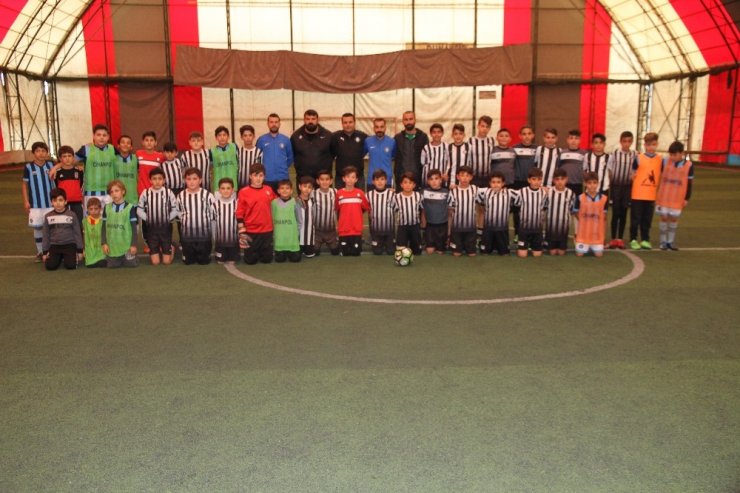 Kızıltepe Altay Futbol Okulun’da 150 öğrenci eğitim görüyor