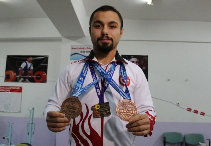 Milli halterci Yiğit: “2024 Paris Olimpiyatları’nda şampiyon olmak istiyorum”