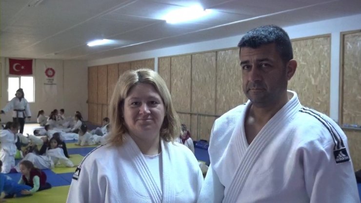 Bir ilçeye judoyu sevdirdiler