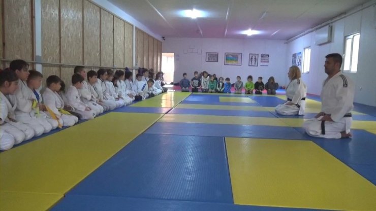 Bir ilçeye judoyu sevdirdiler