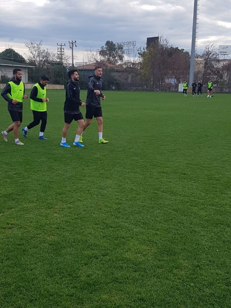 Isparta 32 Spor’un Antalya Kampı başladı