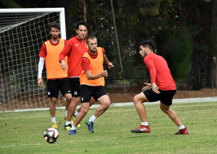 Aliağaspor devre arası kamp çalışmalarını Antalya’da sürdürüyor