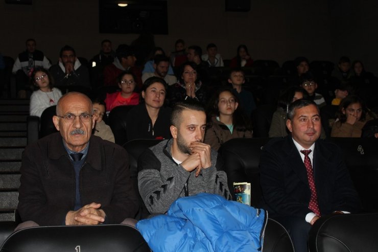 Sporcu ve antrenörler Naim’i izledi
