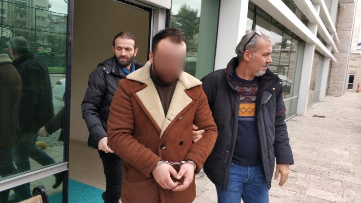 Gazetecilere, "’Film gibi senaryo’ diye başlık atın" dedi