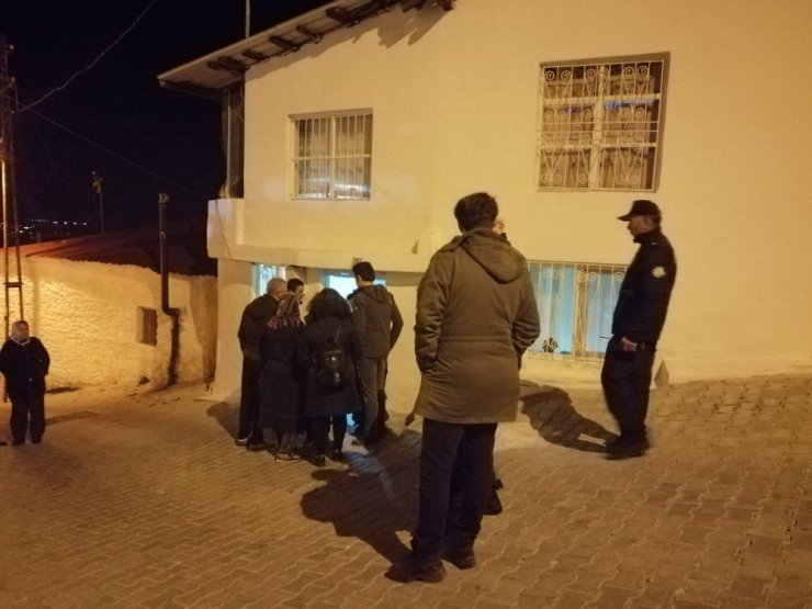 Yaşlı kadın evinde ölü bulundu