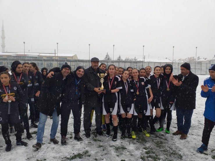 Okullar arası genç futbol il birinciliği müsabakaları sona erdi