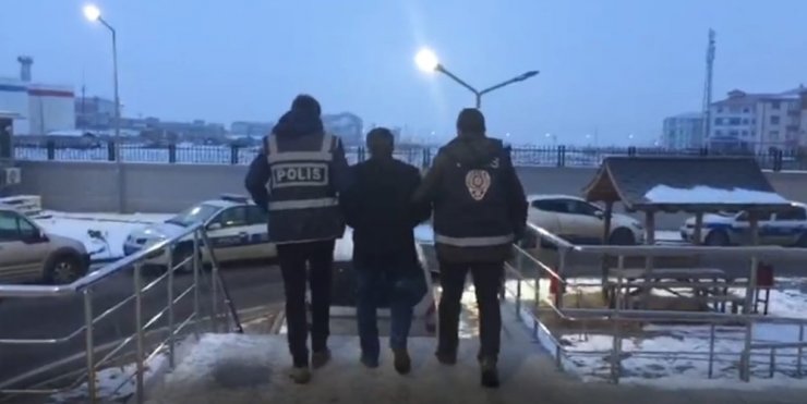 Kars’ta polis hırsızı kamera kayıtlarından tespit etti