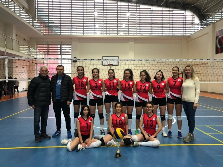 Nevşehir Belediyespor, voleybolda il birincisi oldu