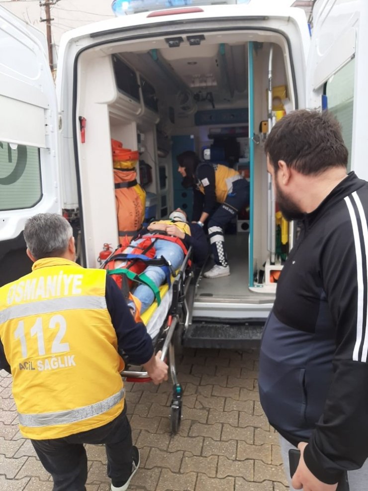 Otomobil köprüden düştü: 2 yaralı
