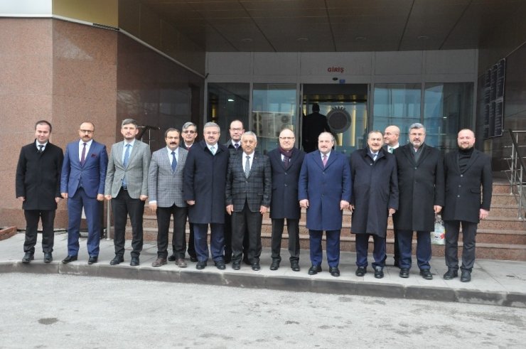 Bakan Varank: “Yerli otomobil tüm dünyada ilgi gördü”