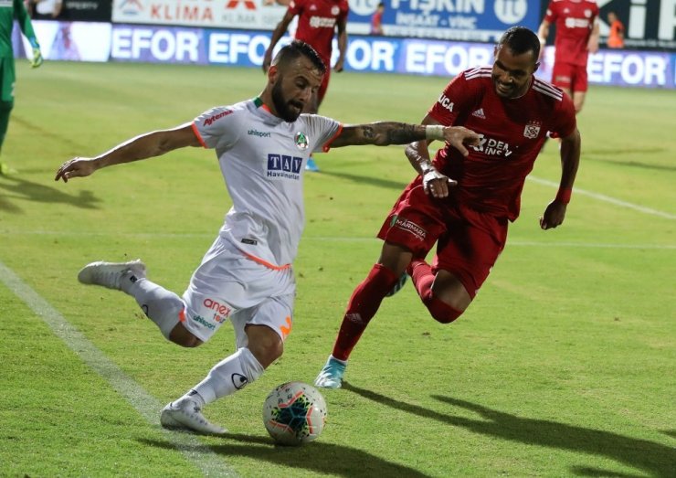 Yiğidolar deplasmanda 12 puan topladı