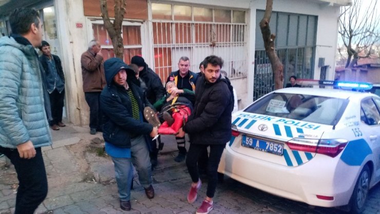 Otomobilin yayaya çarptığı anlar kamerada