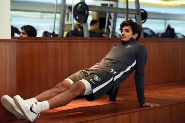 Denizlispor’da devre arası kampı devam ediyor