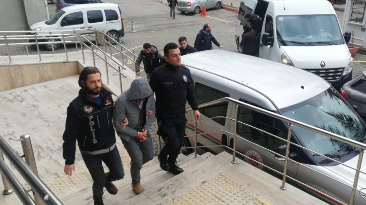 Emniyetten uyuşturucu operasyonu: 4 gözaltı