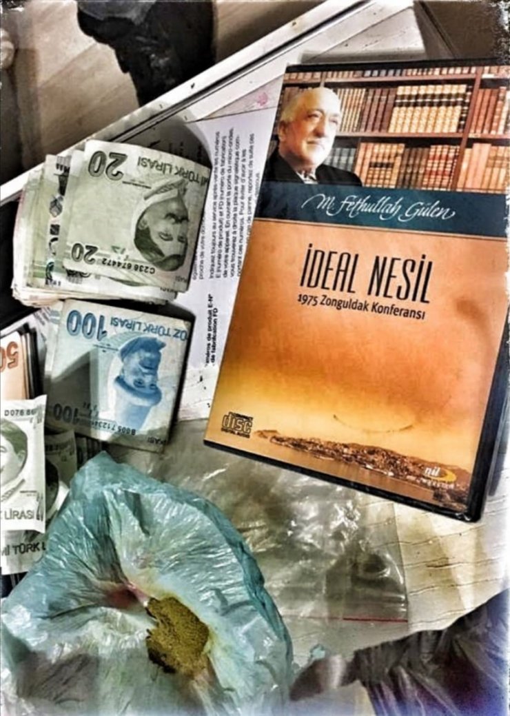 GÜNCELLEME - Zonguldak'ta uyuşturucu operasyonunda FETÖ kitapları ele geçirildi