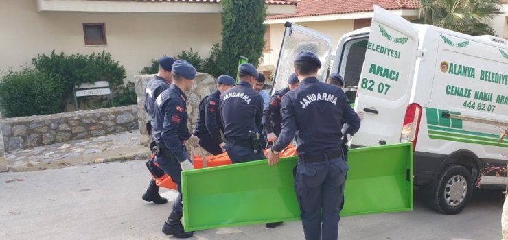 Antalya’da 1’i doktor 2 kişinin cesedi bulundu