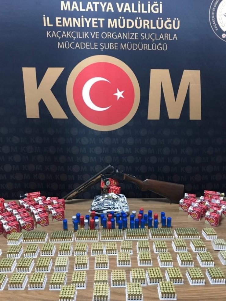 Diş muayenesinde, silahlar ve uyuşturucu ele geçirildi