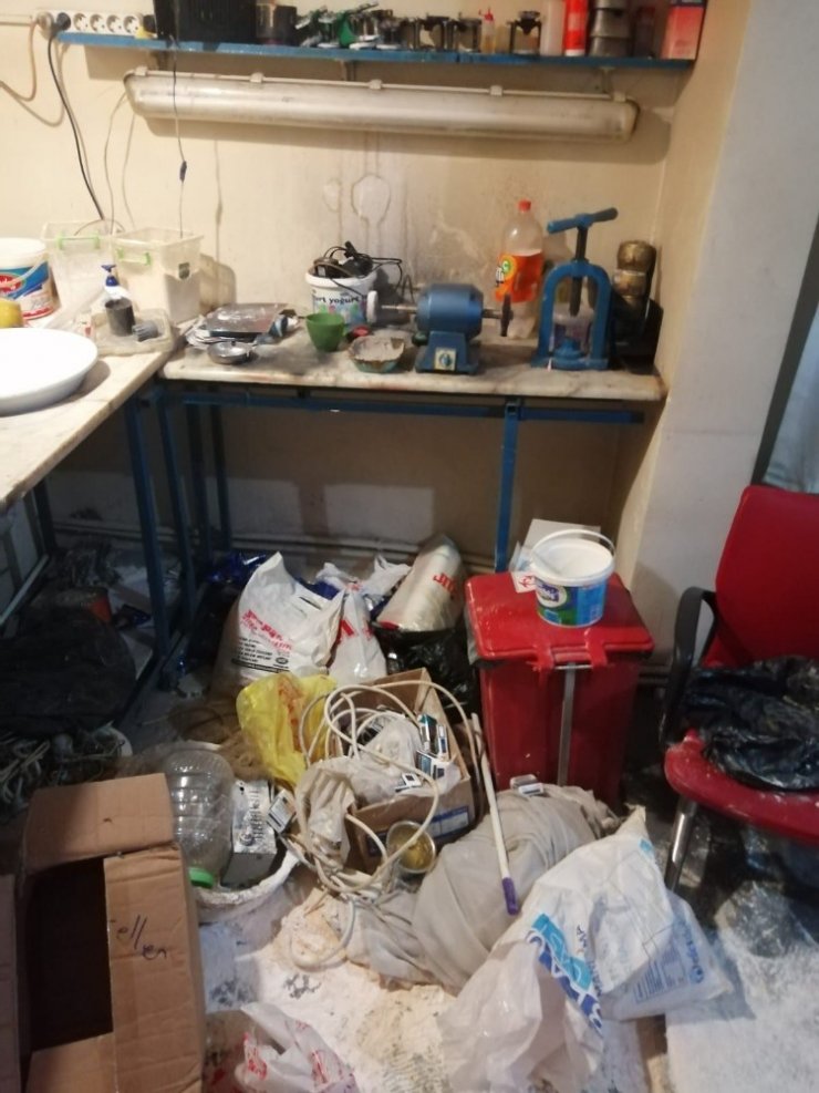 Diş muayenesinde, silahlar ve uyuşturucu ele geçirildi