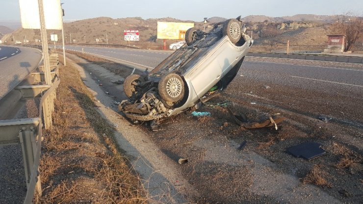 Takla atan otomobil ters devrildi: 1’i çocuk, 3 kişi yaralandı