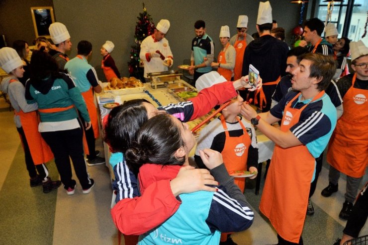 Otistik öğrenciler yeni yılı Yankı’da kutladı