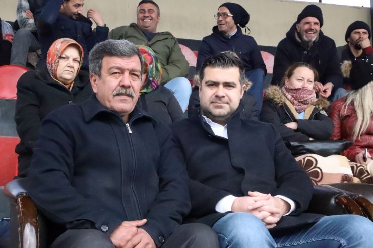 Başkan yardımcılarından pazar mesaisi