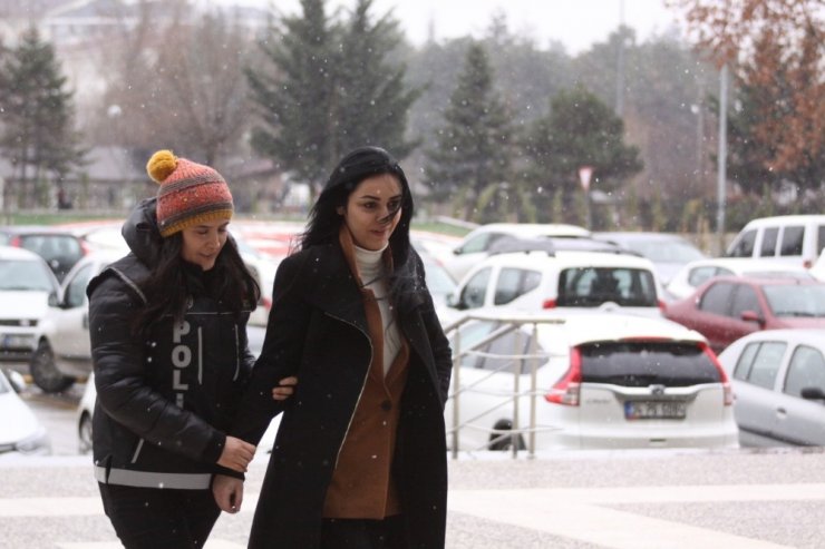 Bolu’da, uyuşturucu operasyonunda 3 kilo 894 gram esrar yakalandı