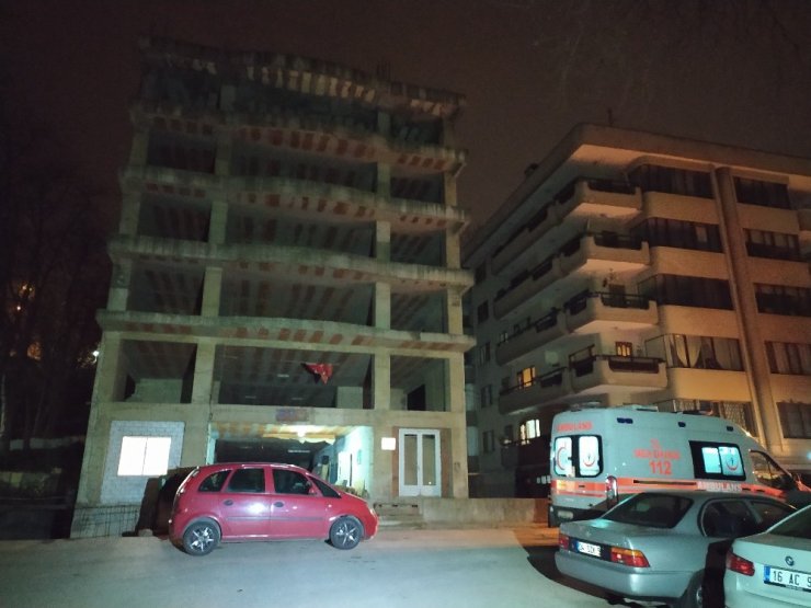 14’lı binadan atlayarak intihar eden genç hayatını kaybetti