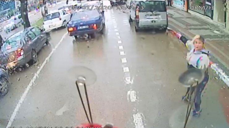 Dikkatsiz sürücü kazaya yol açtı