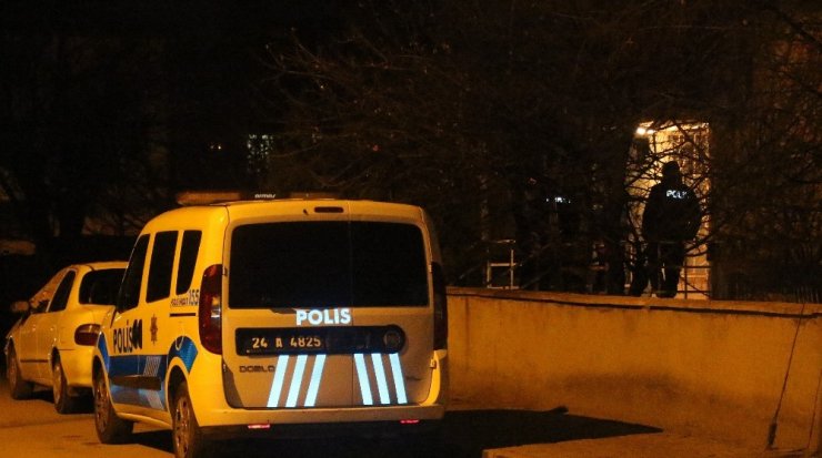 Erzincan’da kadınların bıçaklı kavgası kanlı bitti: 3 yaralı