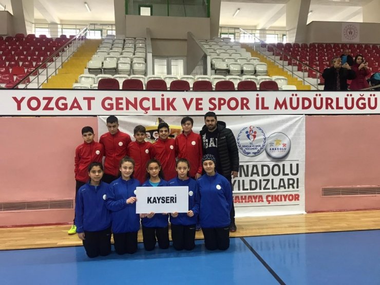 Badminton’da Kayseri takıları Çeyrek Final’de