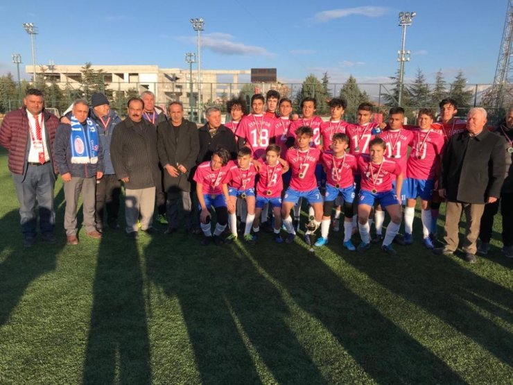 IYAŞ Gençlik, Isparta U-16 Ligi’nde şampiyon oldu