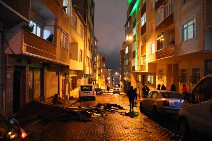 Kağıthane’de 6 katlı binanın çatısı uçtu