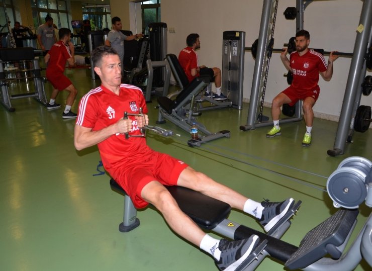 Sivasspor salonda çalıştı