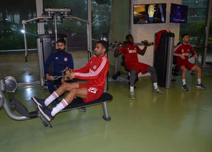 Sivasspor salonda çalıştı