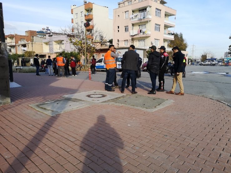 Yüksek gerilim hattına mahalle sakinleri engel oldu