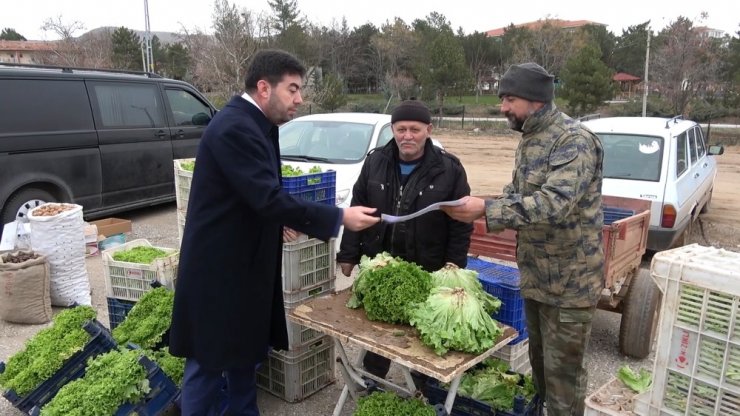 ’Rekortmen’ başkan çarşı-pazar gezip vatandaşa hesap verdi