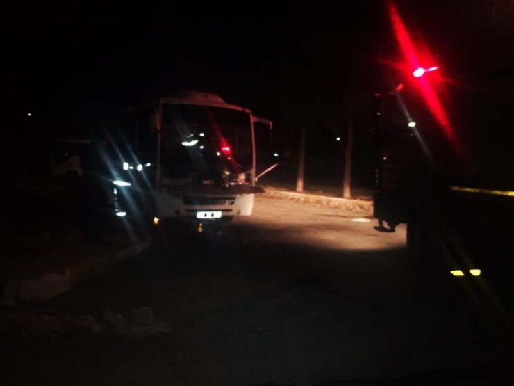 Park halindeki midibüs yandı