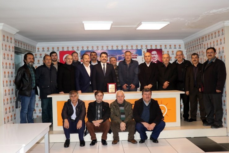 Muhtarlardan Çakır’a teşekkür plaketi