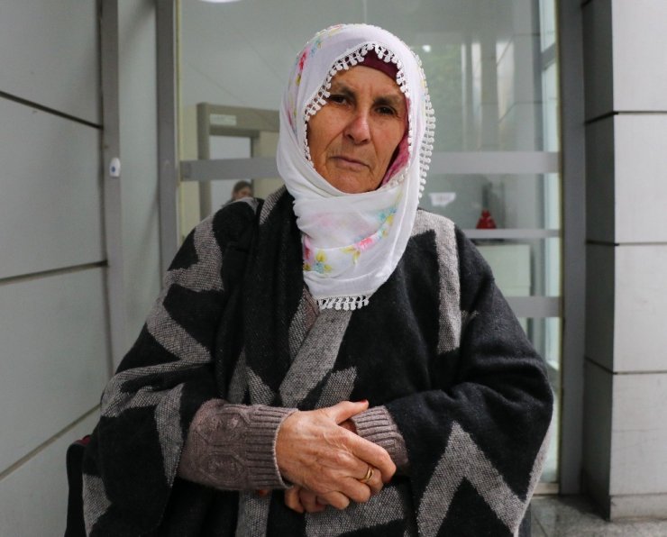Yaşlı kadın bankadan çektiği dul aylığını düşürdü