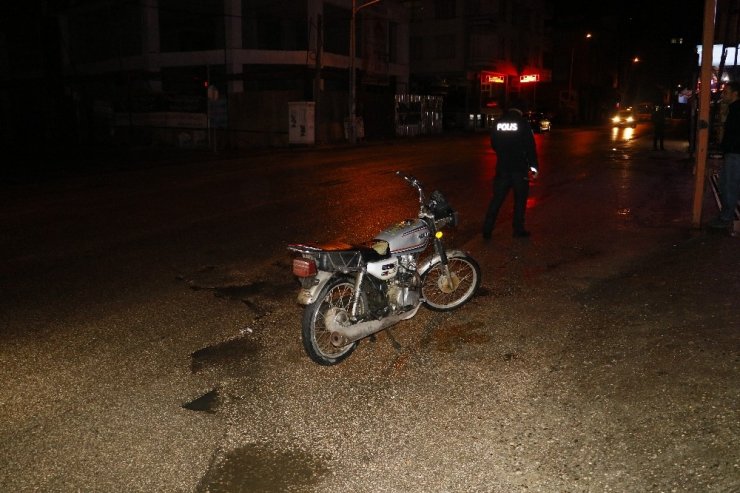 ‘Dur’ ikazına uymayan plakasız motosiklet 5 kilometre sonunda yakalandı