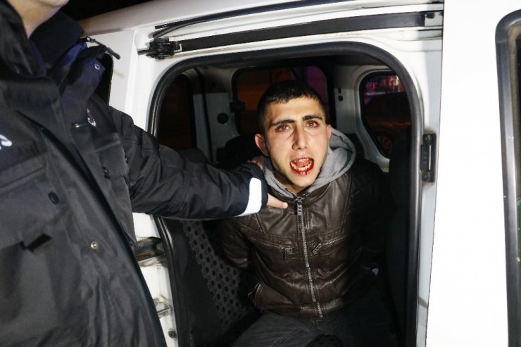 ‘Dur’ ikazına uymayan plakasız motosiklet 5 kilometre sonunda yakalandı