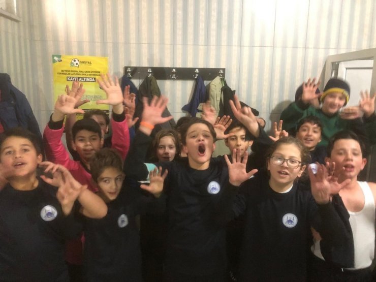Mahalleler Arası Minikler Futbol Turnuvası devam ediyor