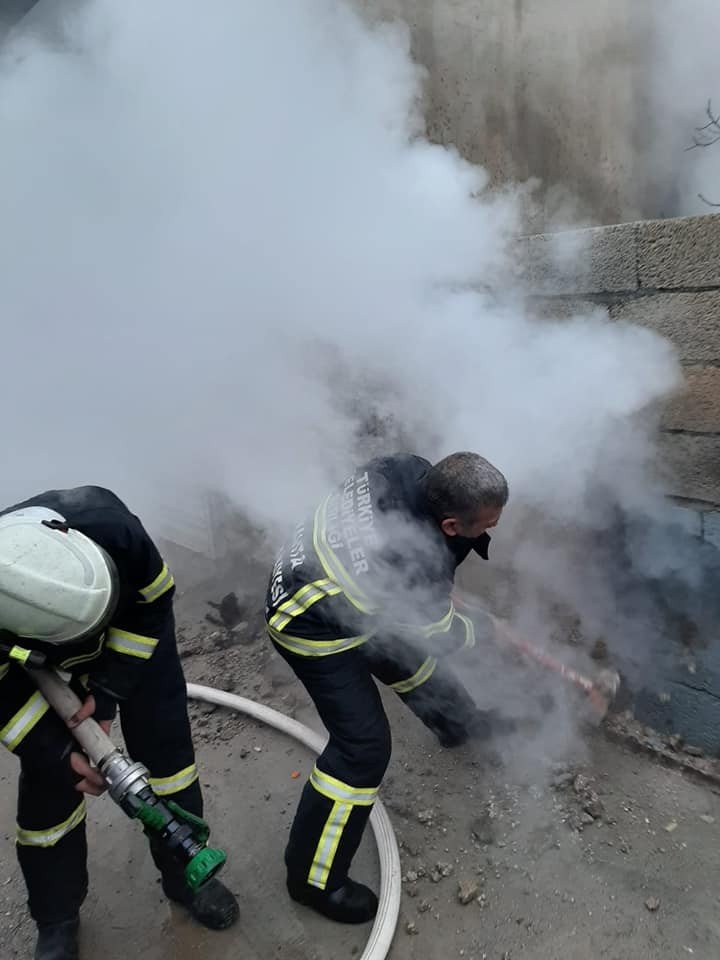 Odunluk yangını korkuttu