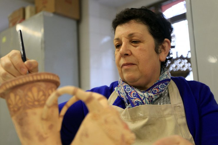 Anadolu medeniyetlerinin eserlerini seramikle geleceğe taşıyorlar