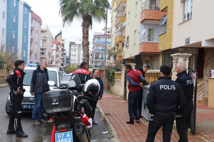 Tek ayakkabıyla kaçış kelepçeli bitti