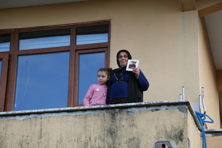 4 yıldır kayıp oğlunun yolunu her gün gözlüyor