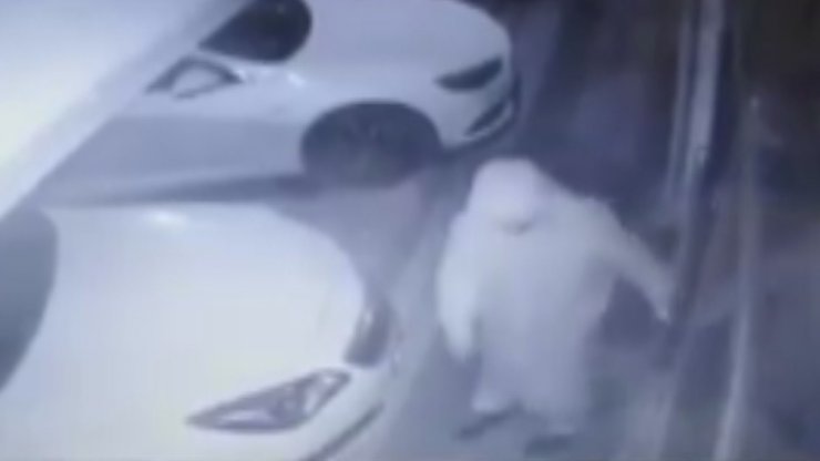 Hırsızlar güvenlik kamerasına böyle yakalandı