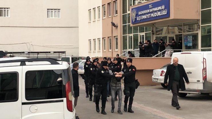 Hatay’da 800 polisle uyuşturucu operasyonu
