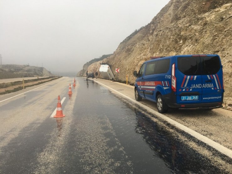 Hatay’da kamyonet devrildi: 1 yaralı
